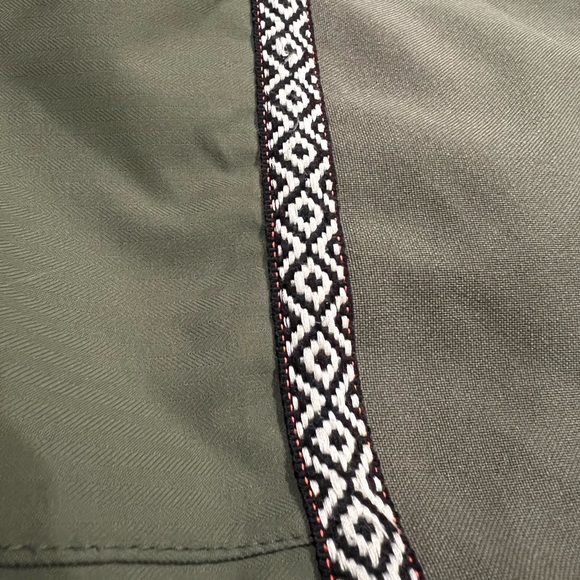 Women’s DC Panoramic Snowboard Jacket in Green (does not include fur hood rim) - Picture 8 of 9